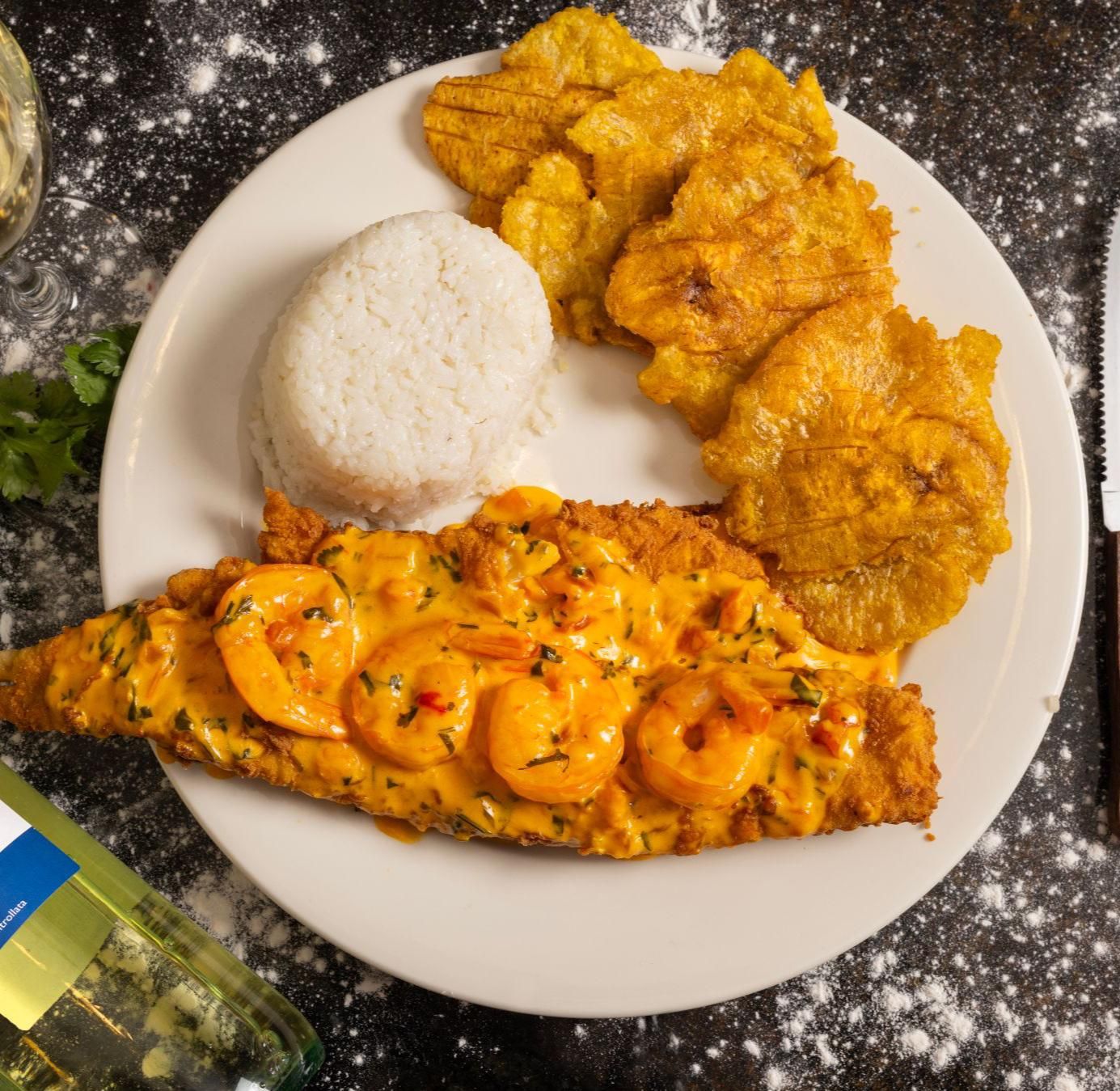Churrasco con camarones y papas